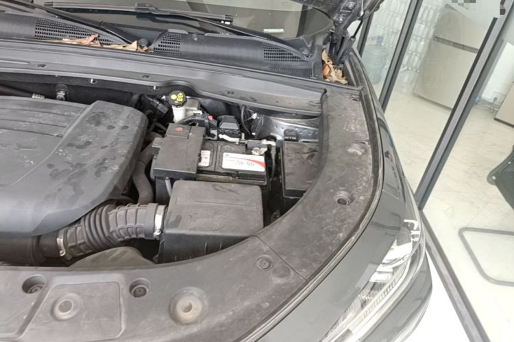 Used CHANGAN UNI-K 2021 2.0T All-Wheel Drive Prestige Version Engine Bay Left