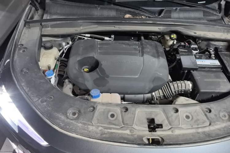 Used CHANGAN UNI-K 2021 2.0T All-Wheel Drive Prestige Version Engine Bay Right