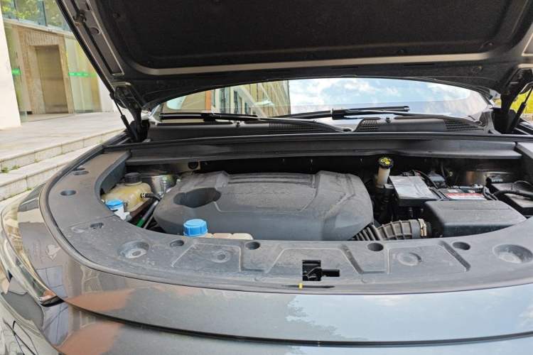 Used CHANGAN UNI-K 2021 2.0T Excellence Edition Engine Bay Right