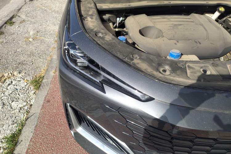 Used CHANGAN UNI-K 2021 2.0T Excellence Edition Engine Bay Right