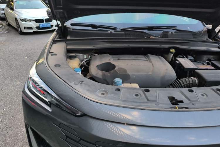 Used CHANGAN UNI-K 2021 2.0T Excellence Edition Engine Bay Right
