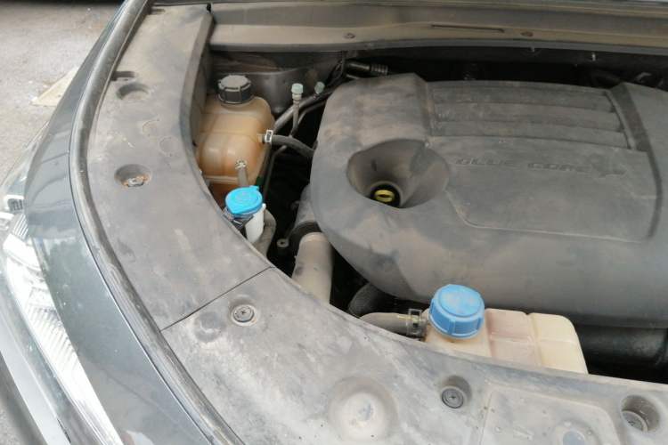 Used CHANGAN UNI-K 2021 2.0T Prestige Edition Engine Bay Right