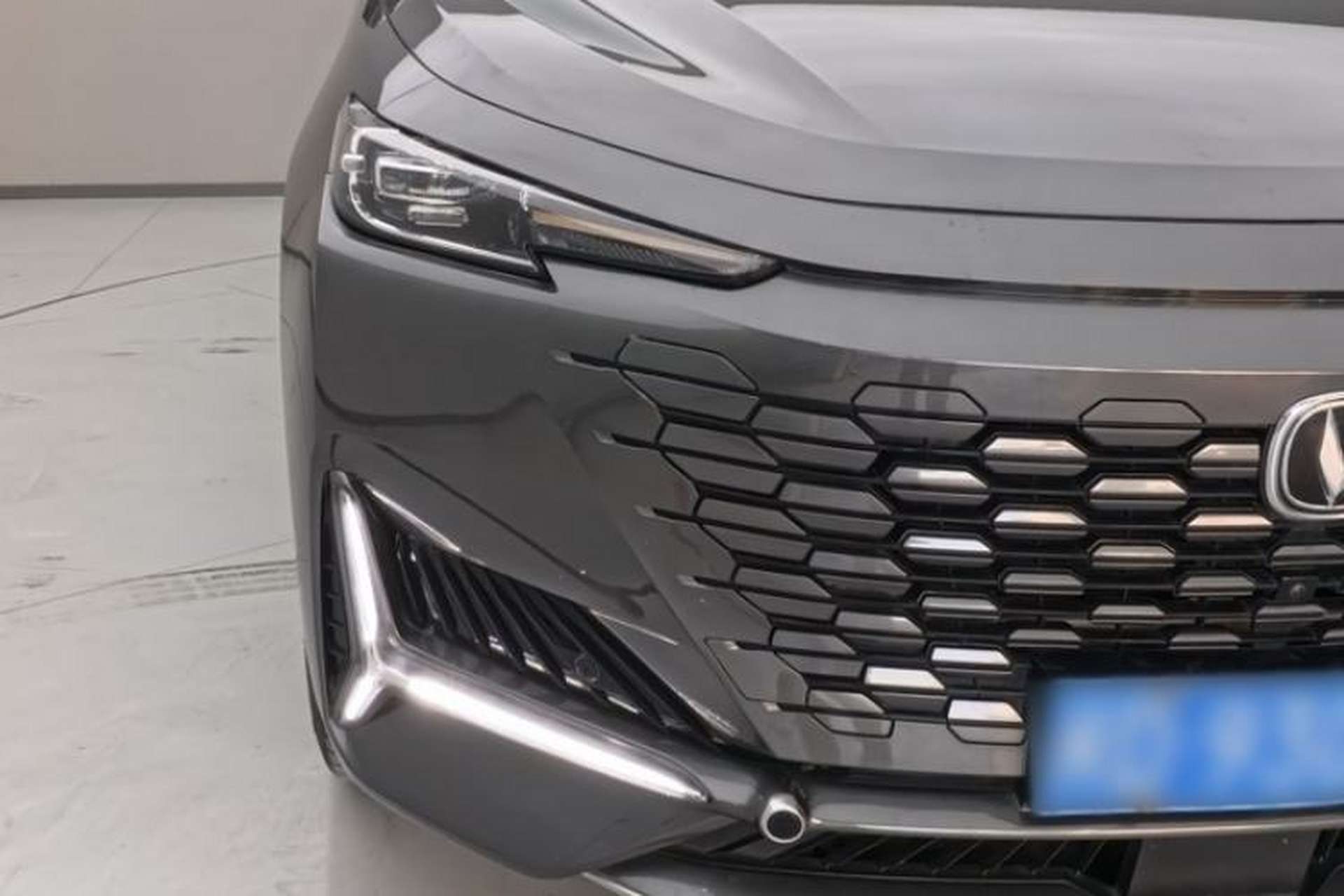 Used CHANGAN UNI-K 2021 2.0T All-Wheel Drive Prestige Version Exterior 2