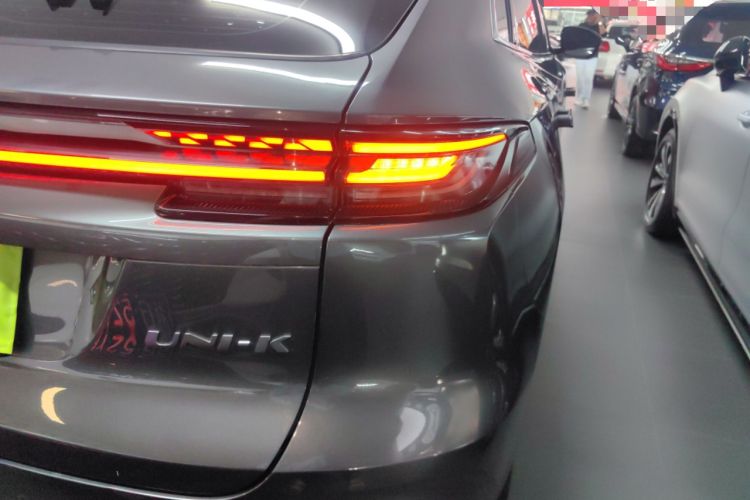 Used CHANGAN UNI-K 2021 2.0T Luxury Version Exterior 7
