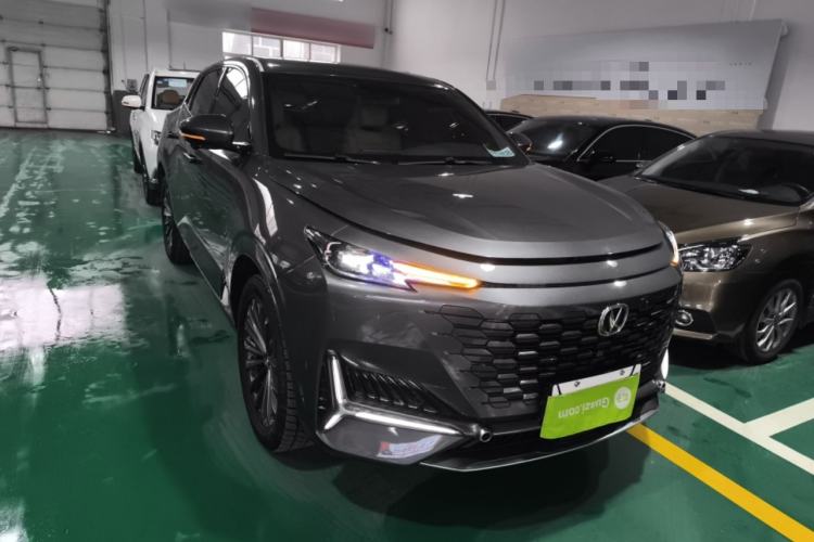 Used CHANGAN UNI-K 2021 2.0T Excellence Edition Front Right 45 Deg