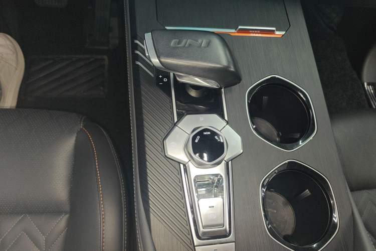 Used CHANGAN UNI-K 2021 2.0T Excellence Edition Gear Lever