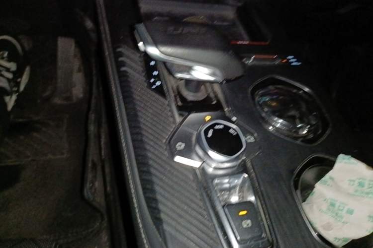 Used CHANGAN UNI-K 2021 2.0T All-Wheel Drive Prestige Version Gear Lever