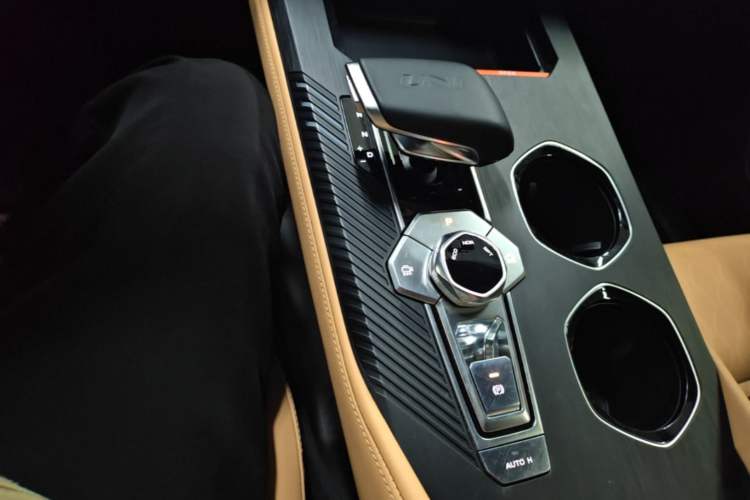 Used CHANGAN UNI-K 2021 2.0T Excellence Edition Gear Lever