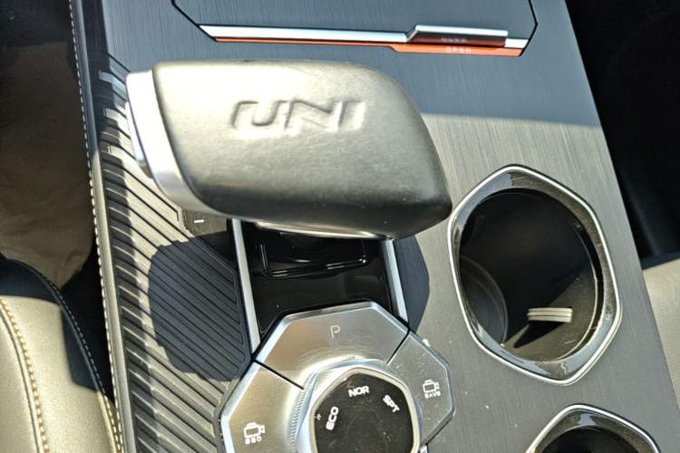Used CHANGAN UNI-K 2021 2.0T Excellence Edition Gear Lever