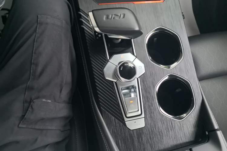Used CHANGAN UNI-K 2021 2.0T Luxury Version Gear Lever