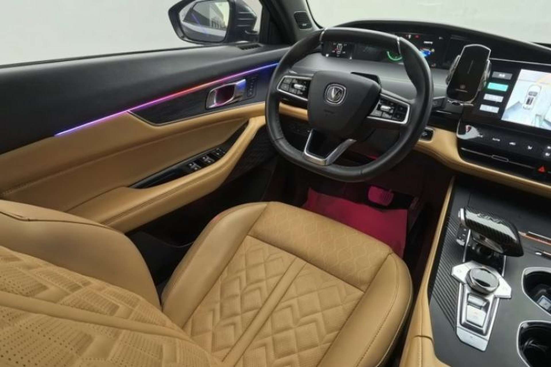 Used CHANGAN UNI-K 2021 2.0T All-Wheel Drive Prestige Version Interior 4