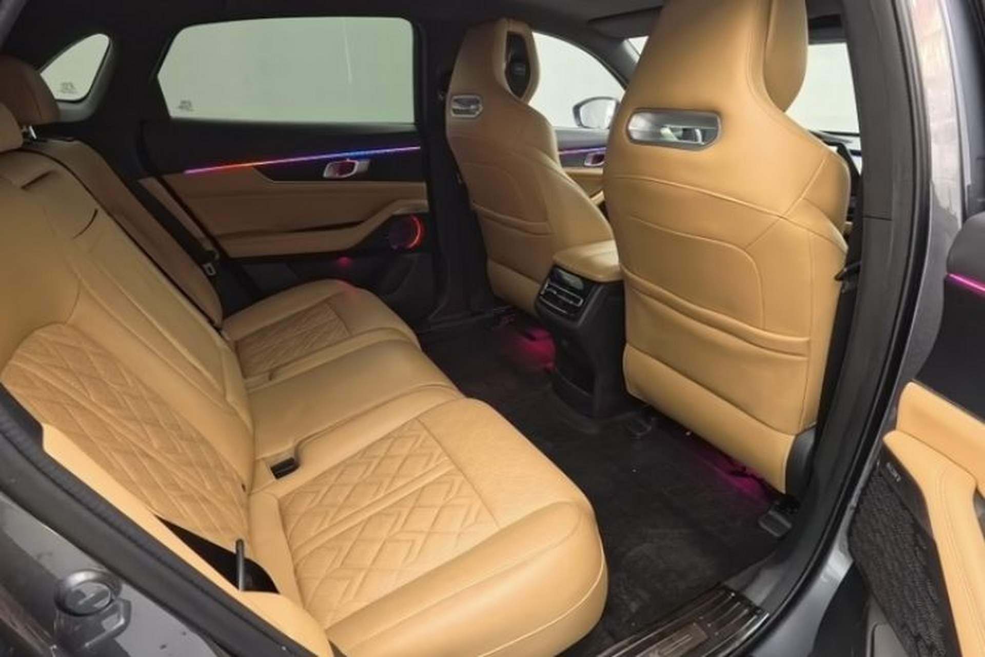 Used CHANGAN UNI-K 2021 2.0T All-Wheel Drive Prestige Version Interior 5