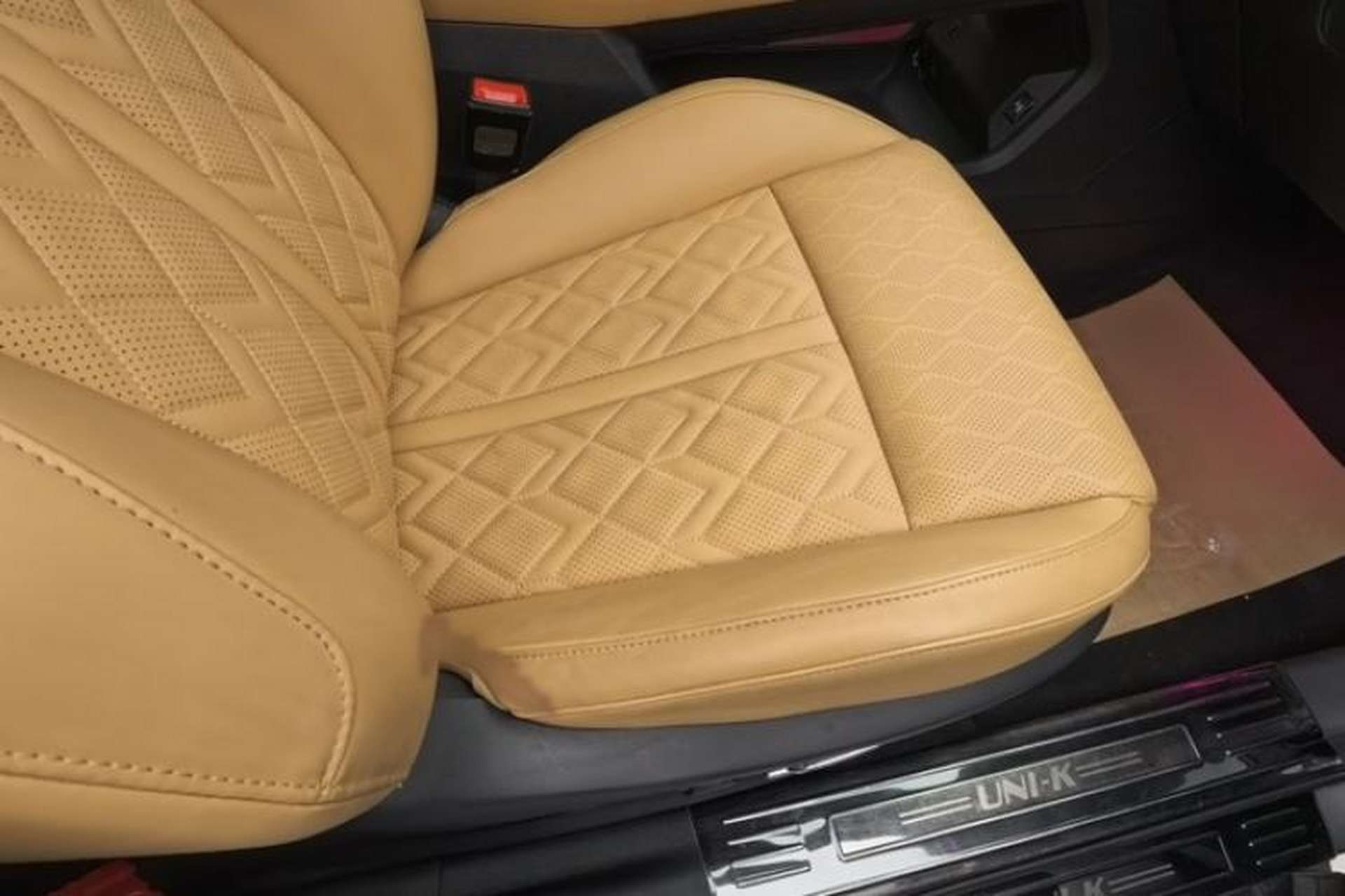 Used CHANGAN UNI-K 2021 2.0T All-Wheel Drive Prestige Version Interior 7