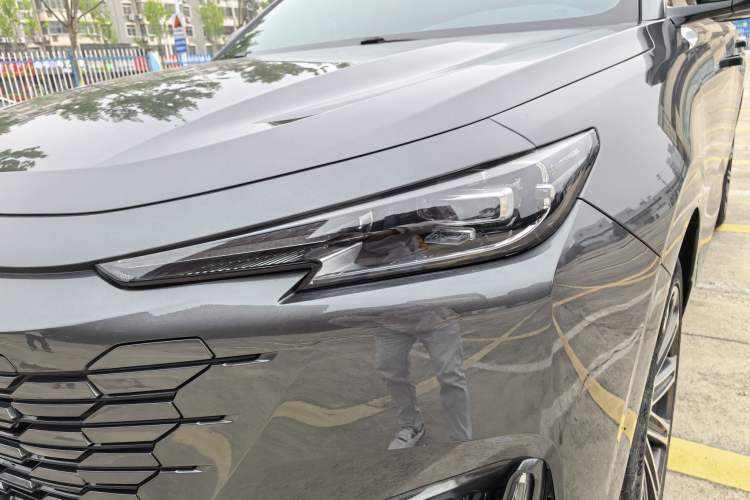 Used CHANGAN UNI-K 2021 2.0T All-Wheel Drive Prestige Version Left Front Headlight