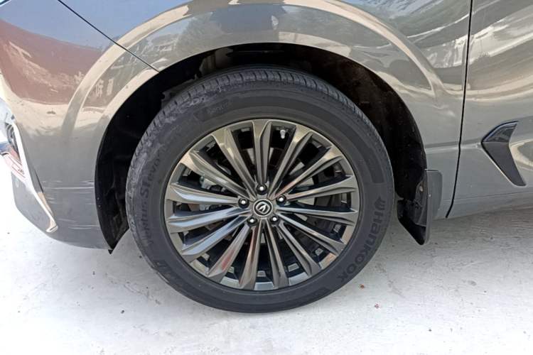 Used CHANGAN UNI-K 2021 2.0T Excellence Edition Left Front Wheel Hub