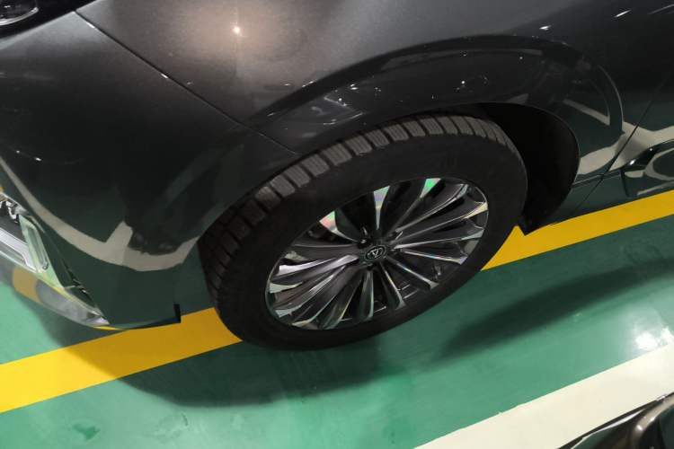 Used CHANGAN UNI-K 2021 2.0T Excellence Edition Left Front Wheel Hub