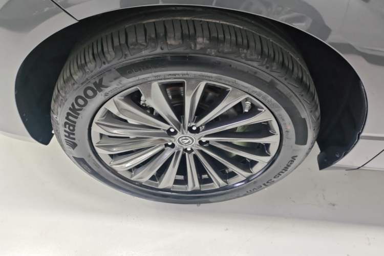 Used CHANGAN UNI-K 2021 2.0T Excellence Edition Left Front Wheel Hub