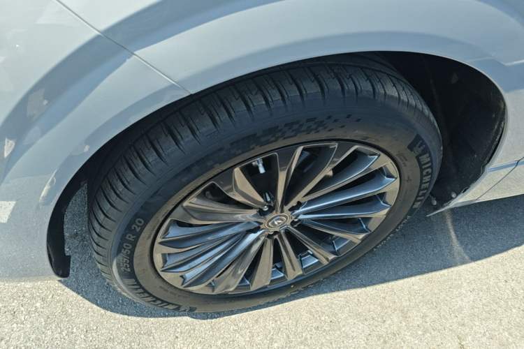 Used CHANGAN UNI-K 2021 2.0T Excellence Edition Left Front Wheel Hub