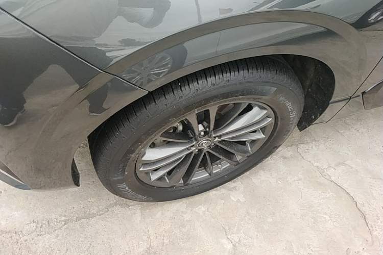 Used CHANGAN UNI-K 2021 2.0T Luxury Version Left Front Wheel Hub