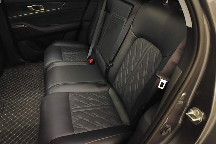 Used CHANGAN UNI-K 2021 2.0T All-Wheel Drive Prestige Version Left Rear Seat