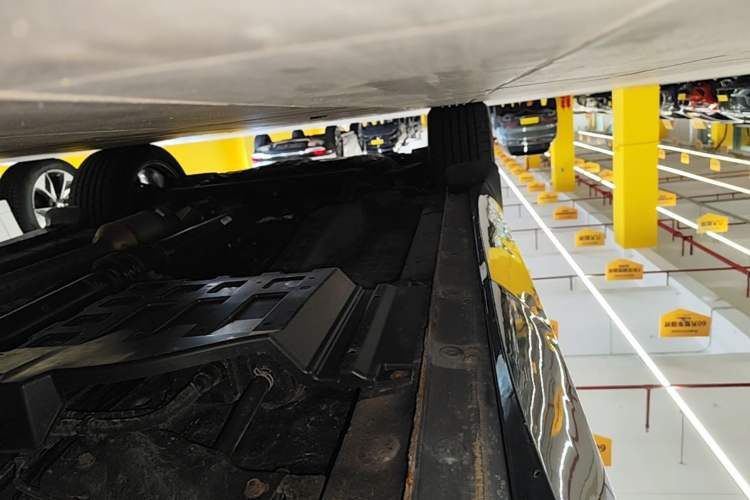 Used CHANGAN UNI-K 2021 2.0T All-Wheel Drive Prestige Version Left Side Sill