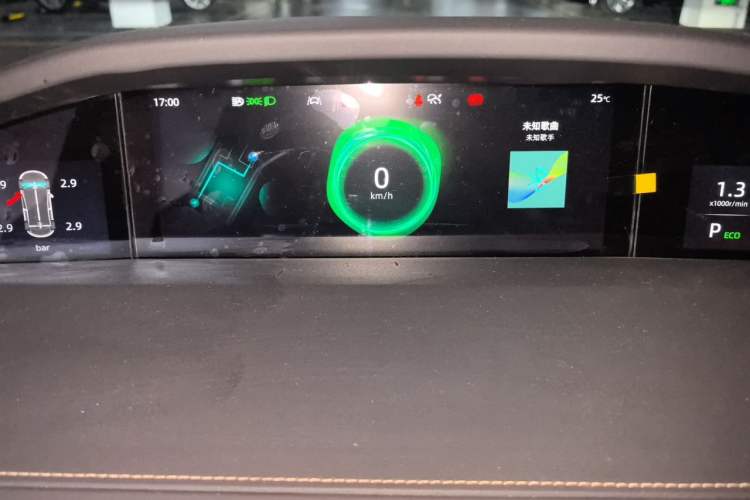 Used CHANGAN UNI-K 2021 2.0T All-Wheel Drive Prestige Version Odometer Close Up