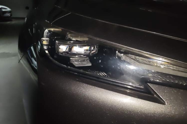 Used CHANGAN UNI-K 2021 2.0T Prestige Edition Right Front Headlight