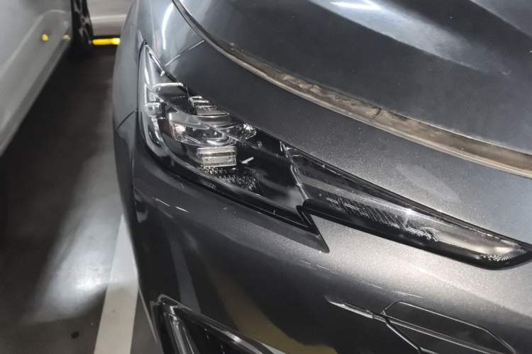 Used CHANGAN UNI-K 2021 2.0T All-Wheel Drive Prestige Version Right Front Headlight