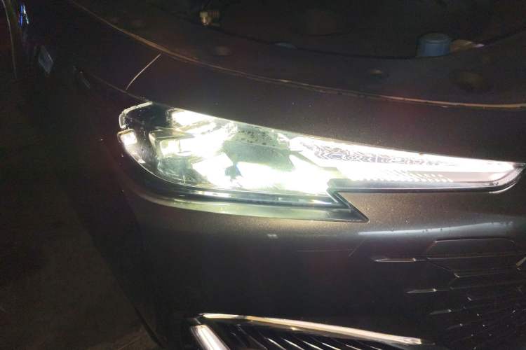 Used CHANGAN UNI-K 2021 2.0T Prestige Edition Right Front Headlight