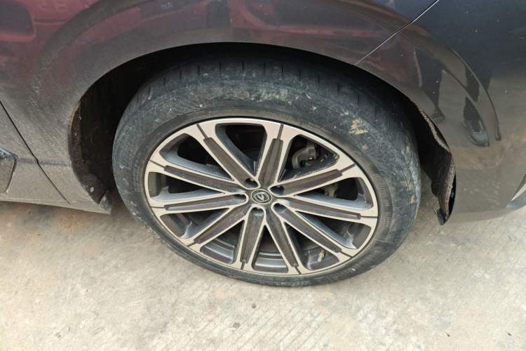 Used CHANGAN UNI-K 2021 2.0T Prestige Edition Right Front Wheel Hub