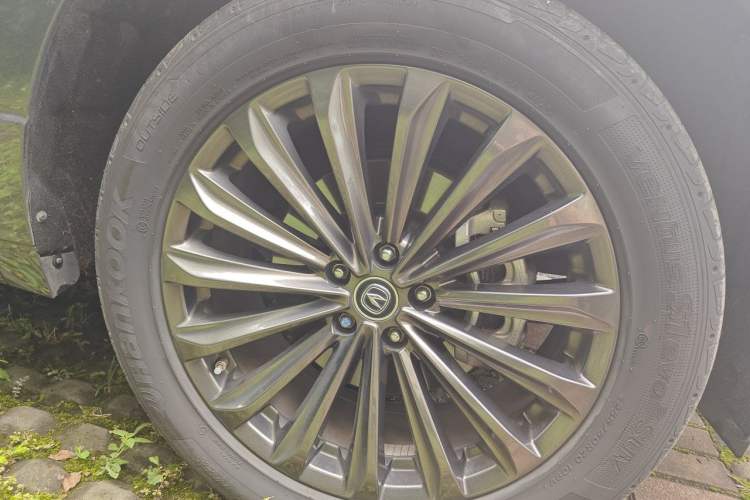 Used CHANGAN UNI-K 2021 2.0T Excellence Edition Right Front Wheel Hub