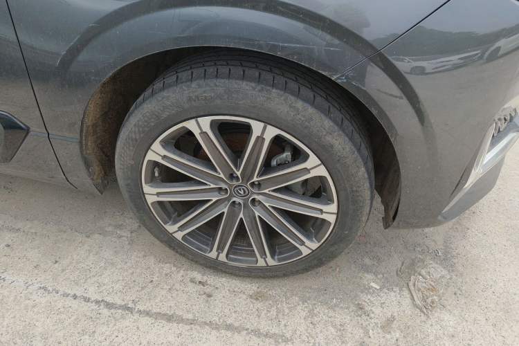 Used CHANGAN UNI-K 2021 2.0T Prestige Edition Right Front Wheel Hub