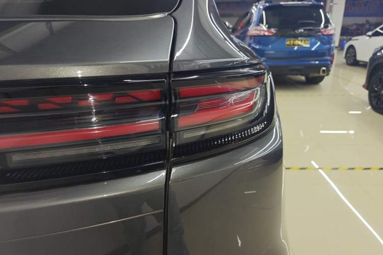 Used CHANGAN UNI-K 2021 2.0T Excellence Edition Right Rear Taillight