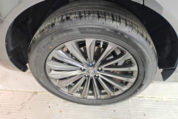 Used CHANGAN UNI-K 2021 2.0T Excellence Edition Right Rear Wheel Hub