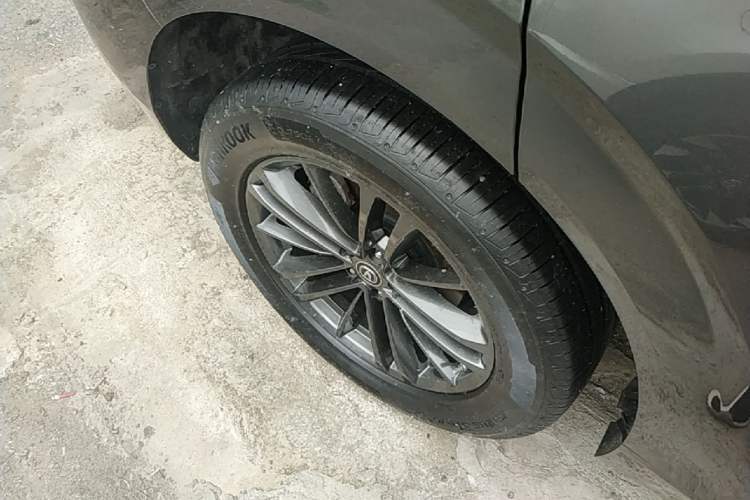 Used CHANGAN UNI-K 2021 2.0T Luxury Version Right Rear Wheel Hub