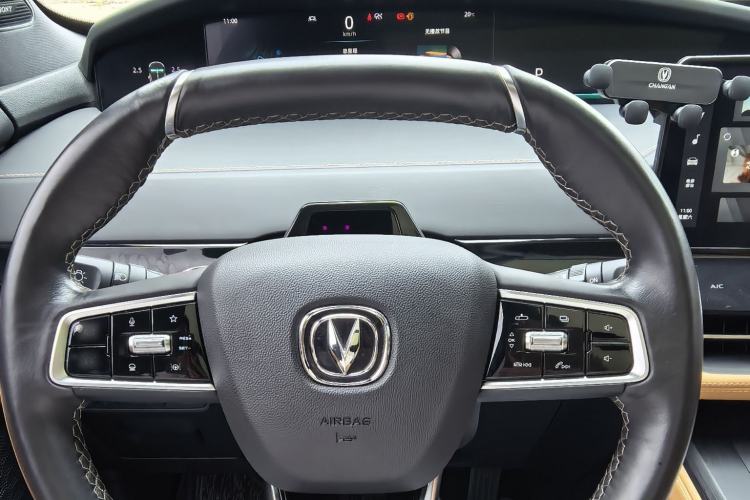 Used CHANGAN UNI-K 2021 2.0T All-Wheel Drive Prestige Version Steering Wheel