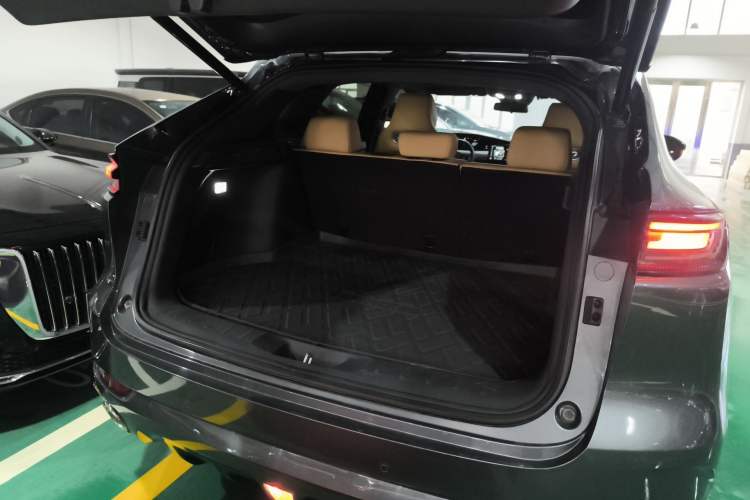 Used CHANGAN UNI-K 2021 2.0T Excellence Edition Trunk