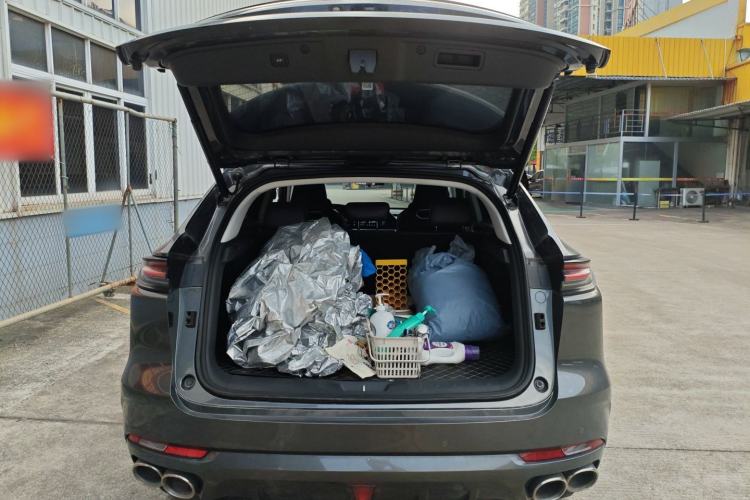 Used CHANGAN UNI-K 2021 2.0T Excellence Edition Trunk