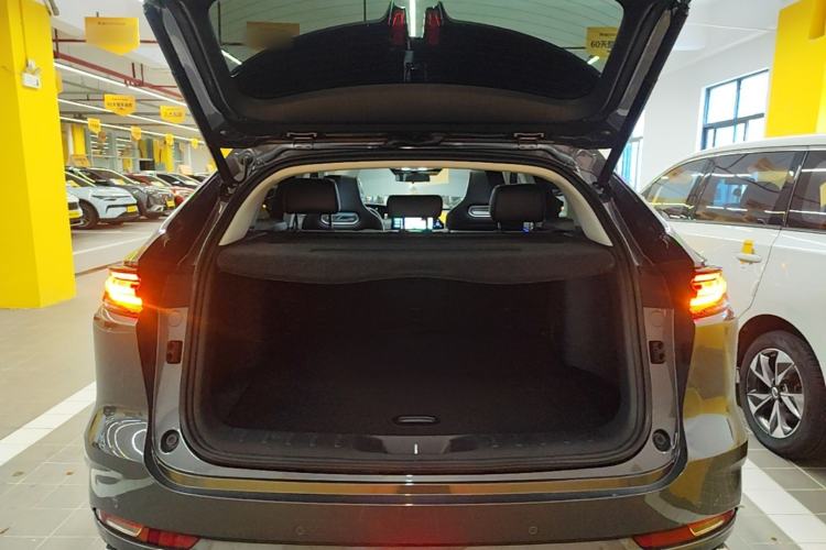 Used CHANGAN UNI-K 2021 2.0T All-Wheel Drive Prestige Version Trunk