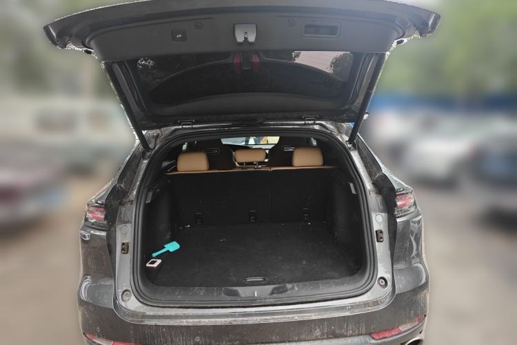 Used CHANGAN UNI-K 2021 2.0T All-Wheel Drive Prestige Version Trunk