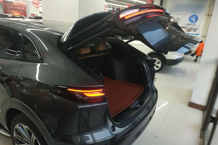Used CHANGAN UNI-K 2021 2.0T Prestige Edition Trunk