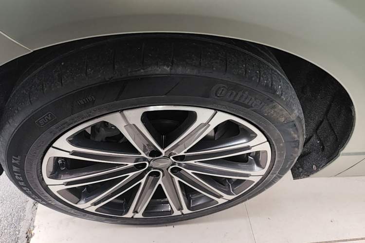Used CHANGAN UNI-K 2021 2.0T All-Wheel Drive Prestige Version Left Front Wheel Hub