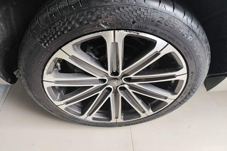 Used CHANGAN UNI-K 2021 2.0T All-Wheel Drive Prestige Version Right Rear Wheel Hub