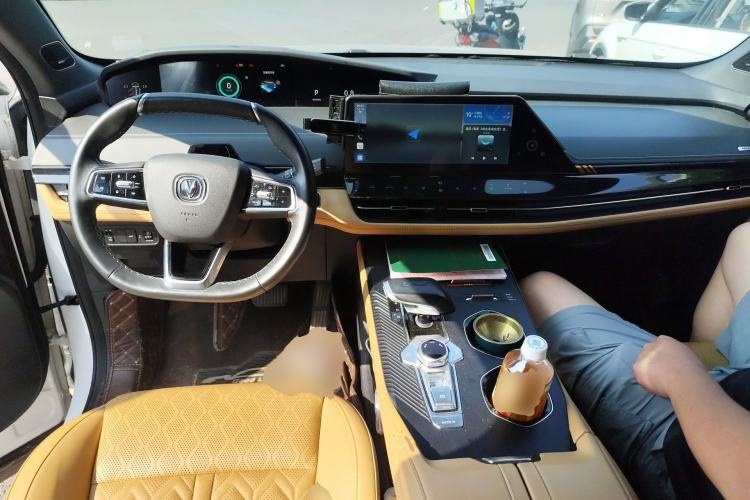 Used CHANGAN UNI-K 2021 2.0T All-Wheel Drive Prestige Version Center Console