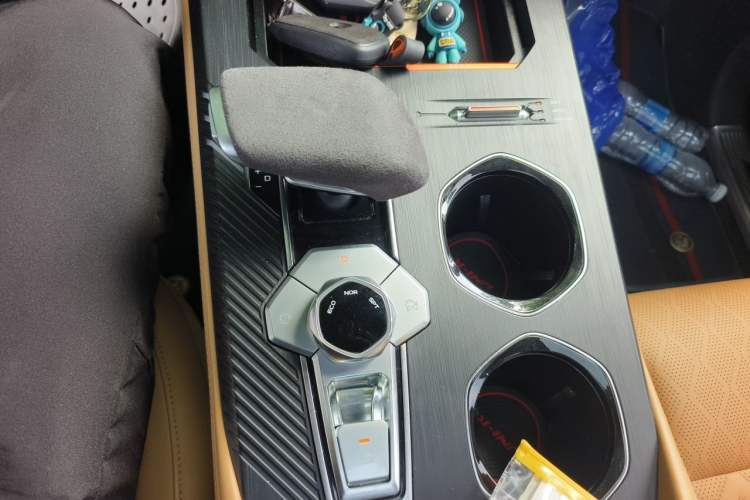 Used CHANGAN UNI-K 2021 2.0T All-Wheel Drive Prestige Version Gear Lever