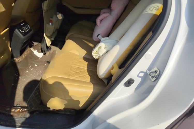 Used CHANGAN UNI-K 2021 2.0T All-Wheel Drive Prestige Version Left Rear Seat