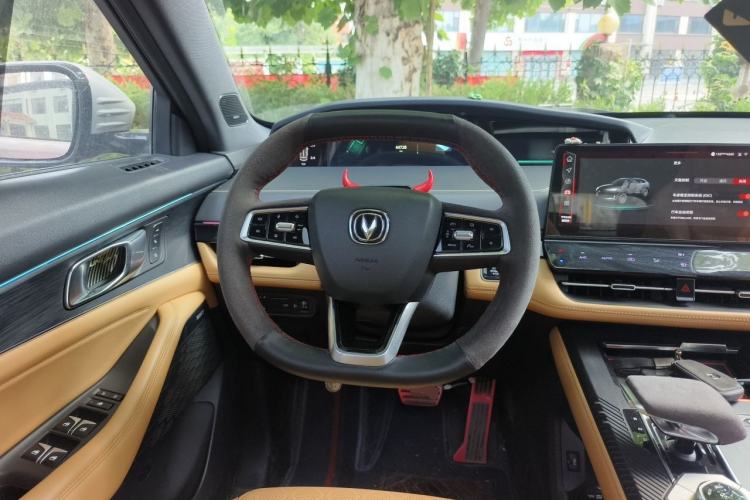 Used CHANGAN UNI-K 2021 2.0T All-Wheel Drive Prestige Version Steering Wheel