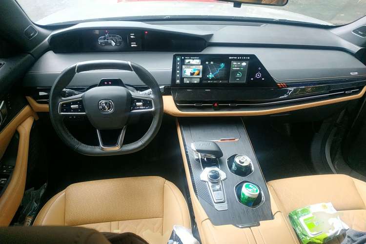 Used CHANGAN UNI-K 2021 2.0T Prestige Edition Center Console