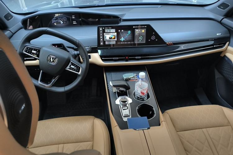 Used CHANGAN UNI-K 2021 2.0T Prestige Edition Center Console