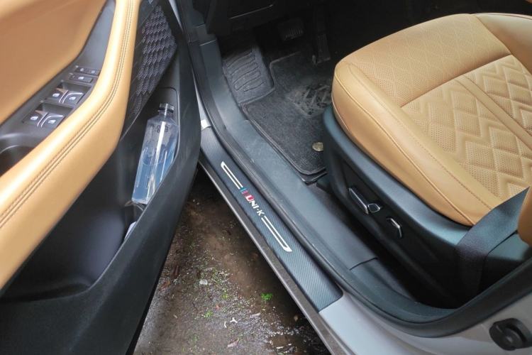 Used CHANGAN UNI-K 2021 2.0T All-Wheel Drive Prestige Version Driver Seat